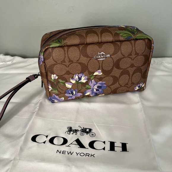 Coach Boxy Cosmetic CaseIn Signature Canvas With Lily Print